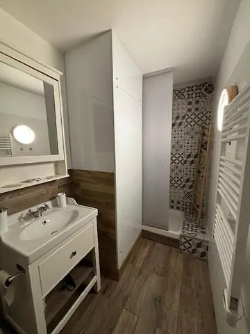 Casa Hotel Aix-en-Provence 2*,  Francia